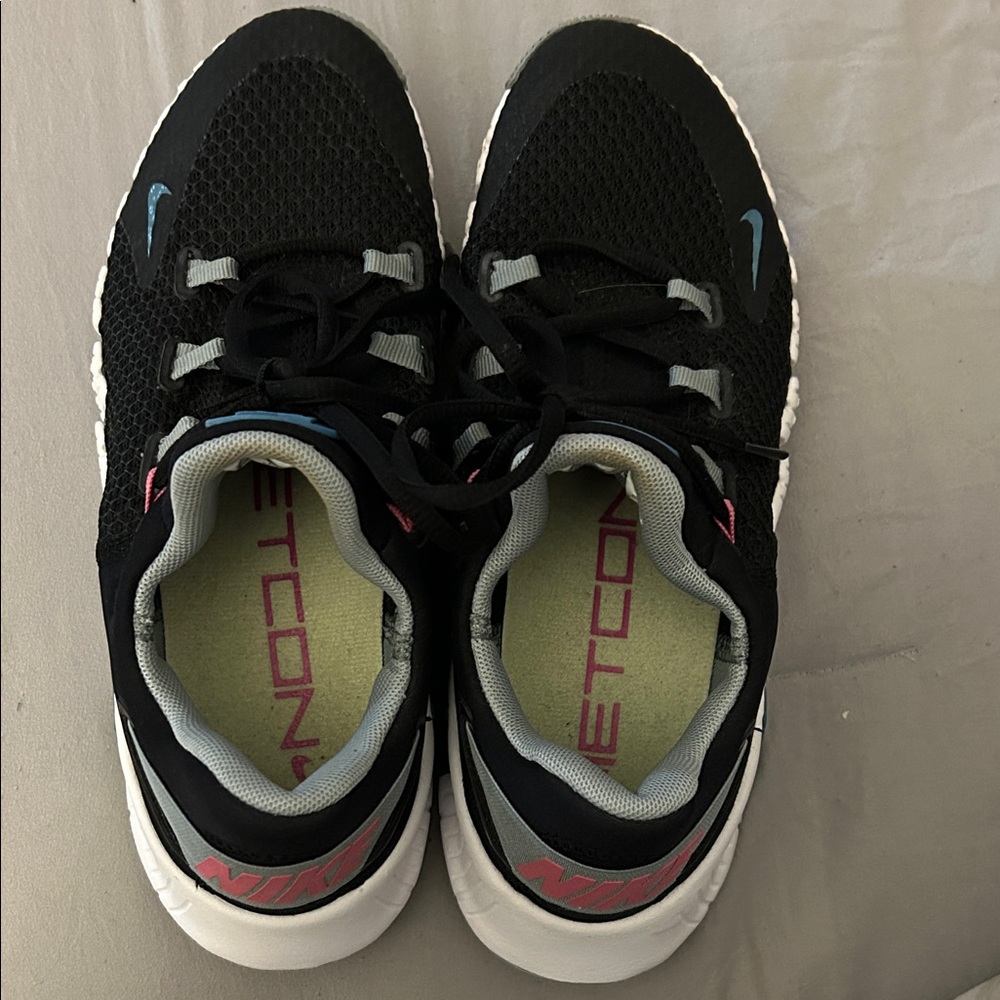 Nike Metcon Black and Gray Training Sneakers